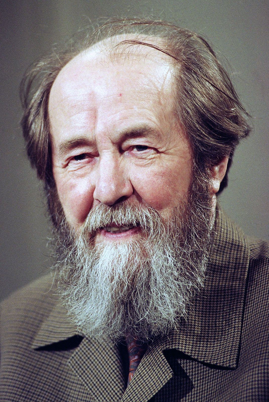 Books in Order: An Overview of Aleksandr Solzhenitsyn’s Literary Works