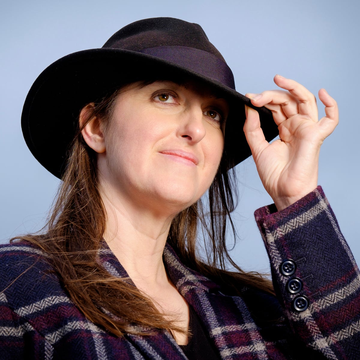 Books in Order: A Comprehensive Guide to Frances Hardinge’s Work