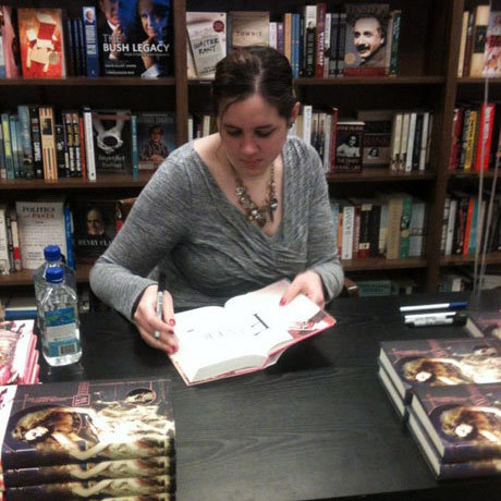 Books in Order: Comprehensive Guide to Lauren DeStefano’s Publications