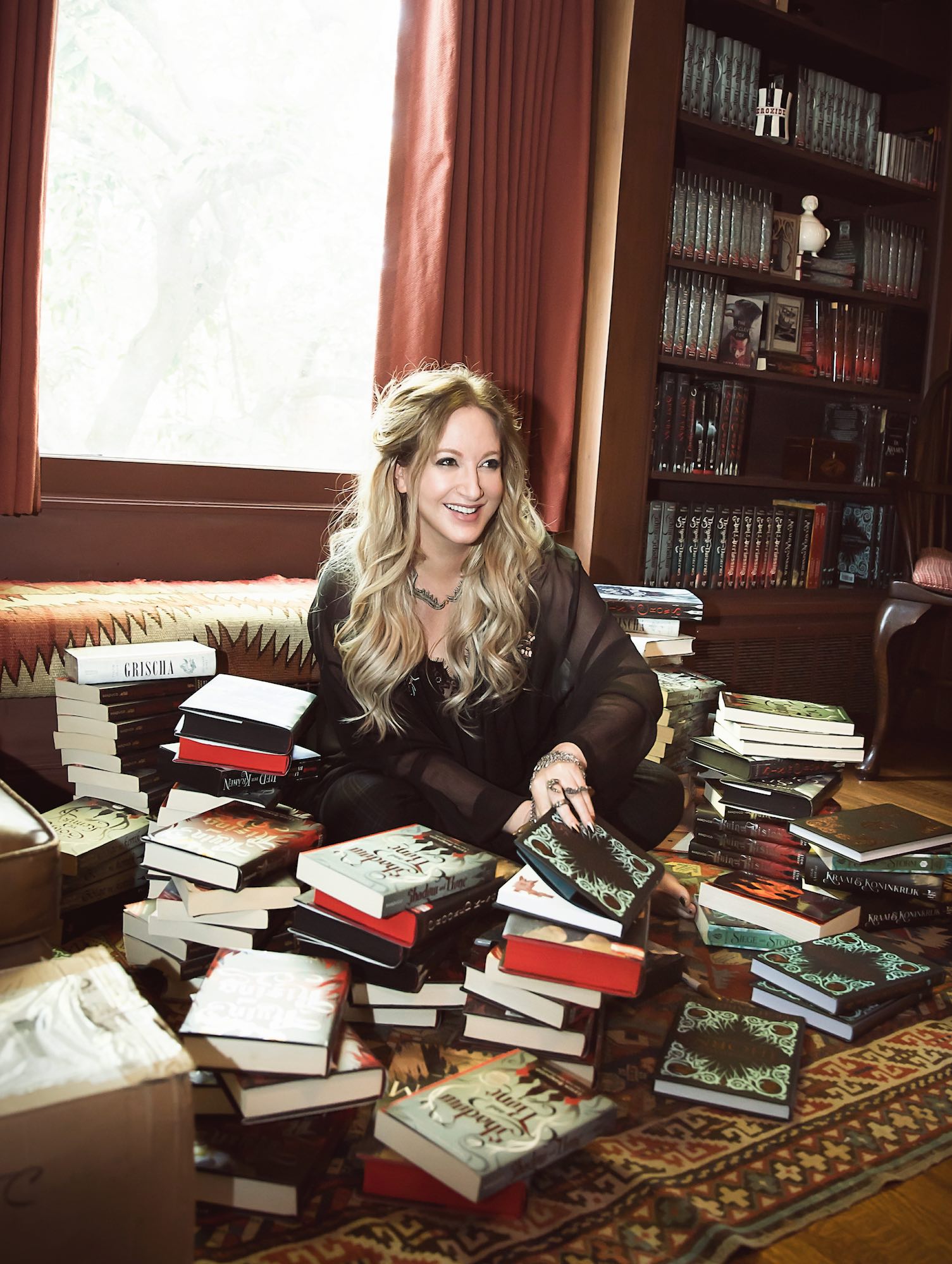 Books in Order: A Comprehensive Guide to Leigh Bardugo’s Publications