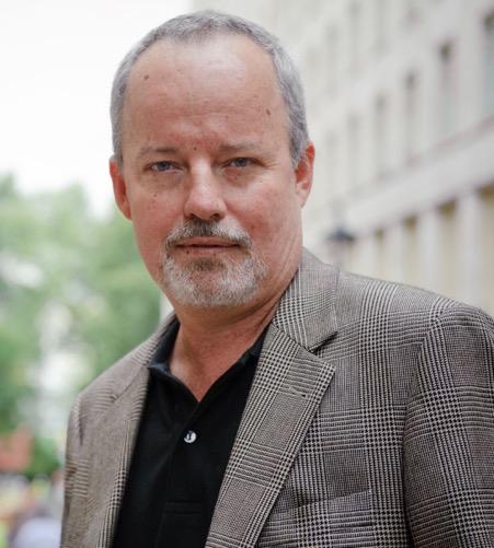 Books in Order: Your Comprehensive Guide to Michael Robotham’s Novels
