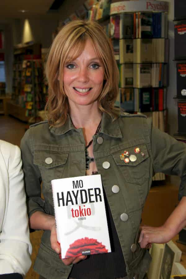 Books in Order: Explore the Complete Publication Sequence of Mo Hayder