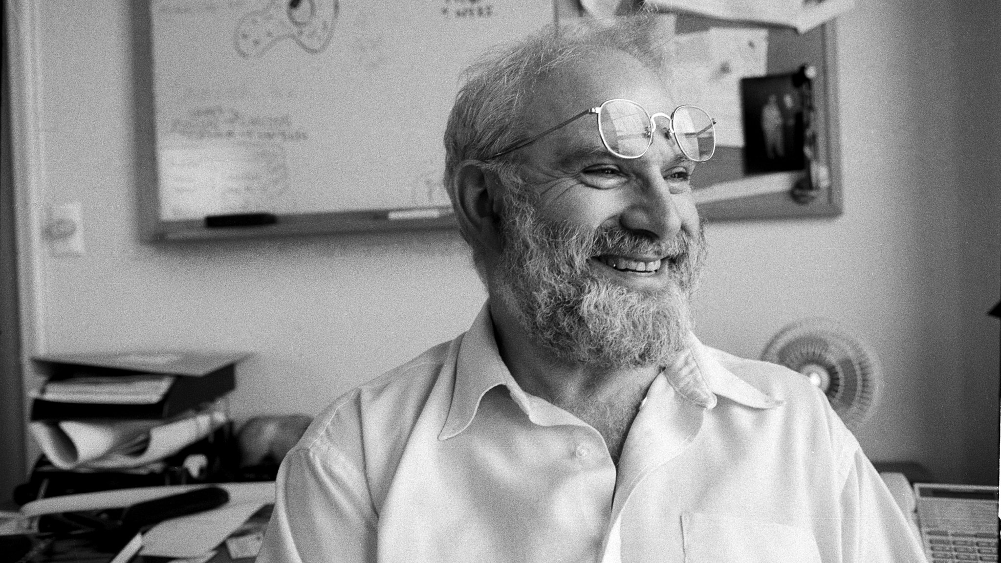 Books in Order: A Comprehensive Guide to Oliver Sacks’ Publications