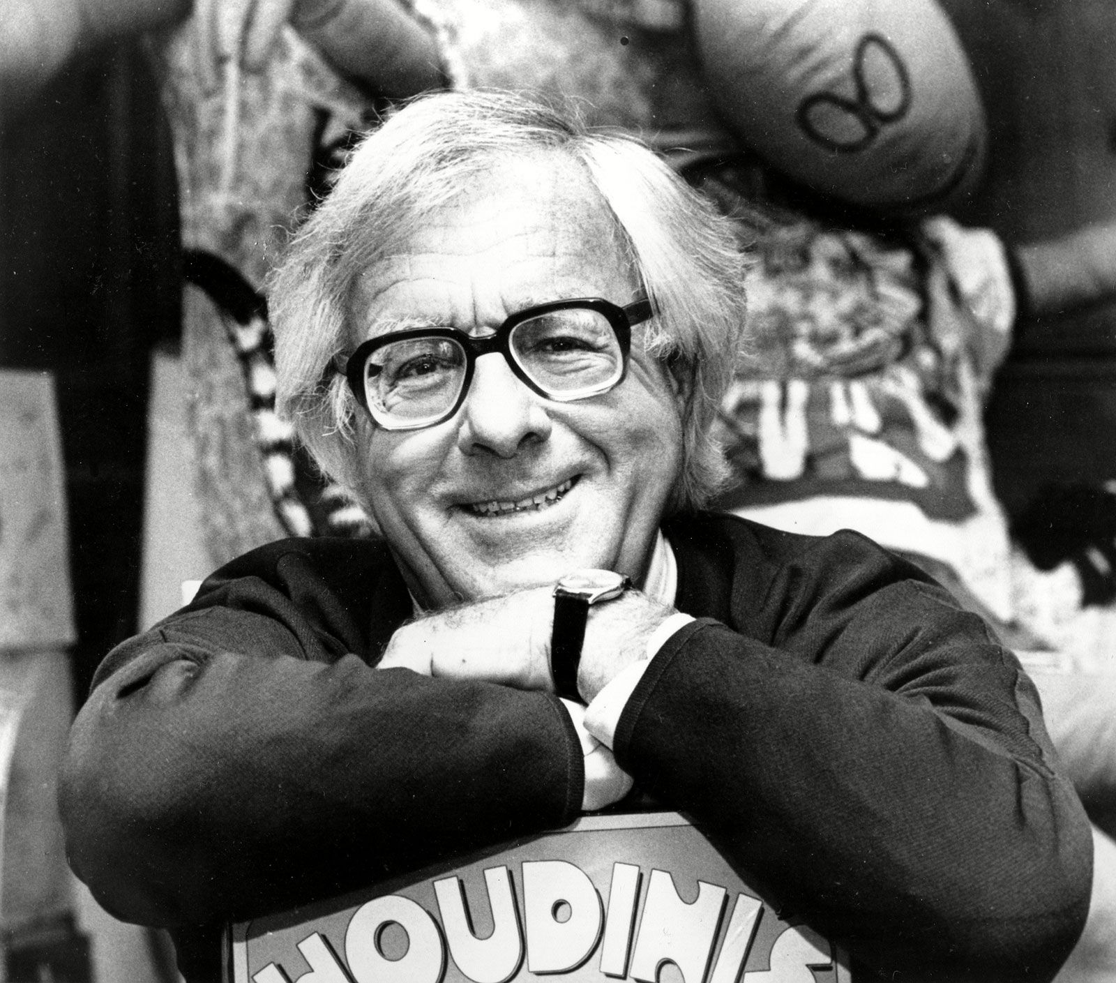 Books in Order: Comprehensive Guide to Ray Bradbury’s Literary Works