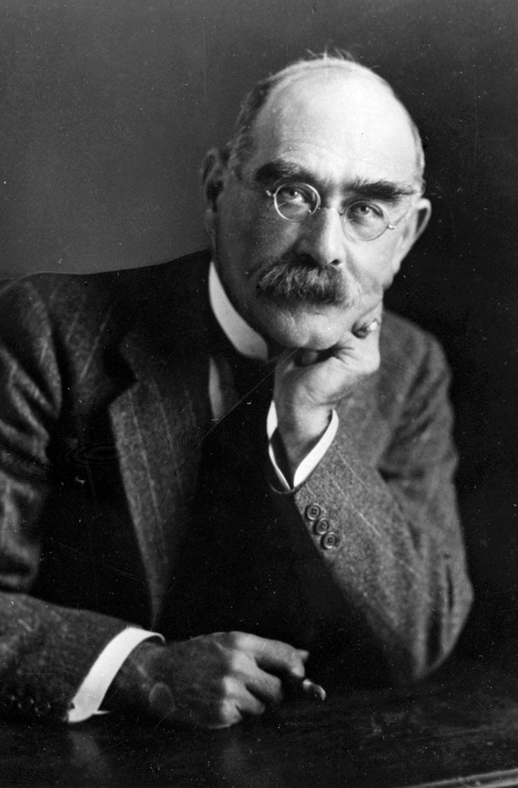 Books in Order: Your Comprehensive Guide to Rudyard Kipling’s Works